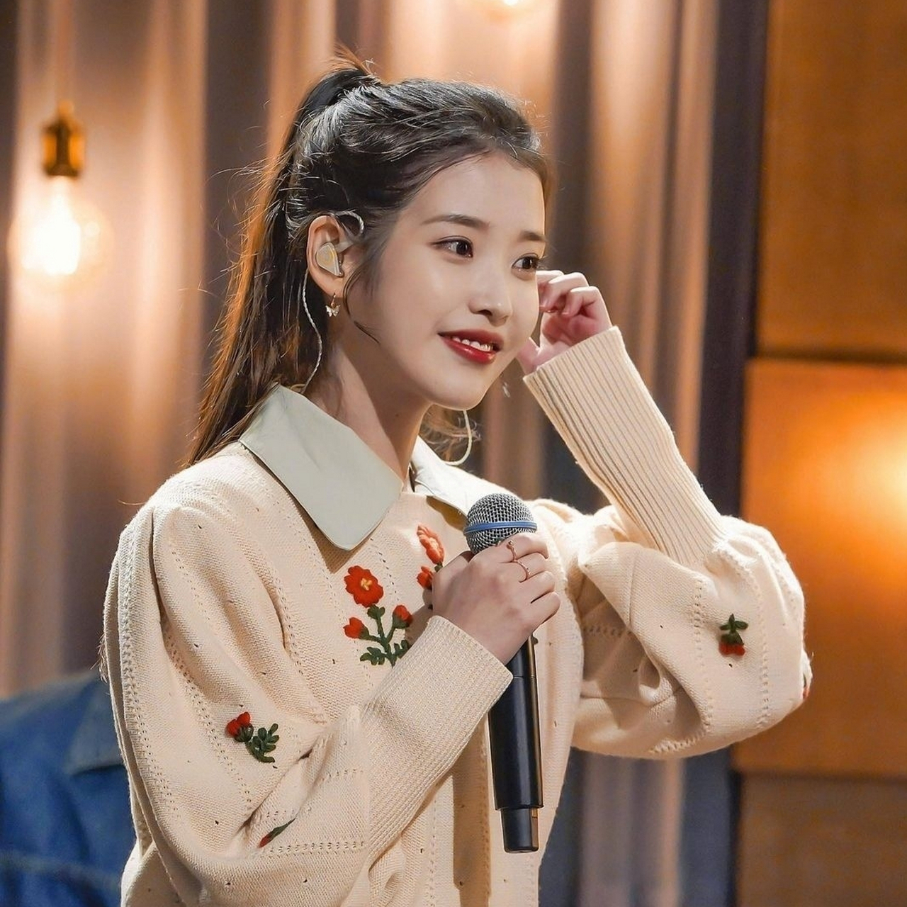 李知恩iu第二弹头像来啦 取图方式 点击右上角 生成分享图  保存至