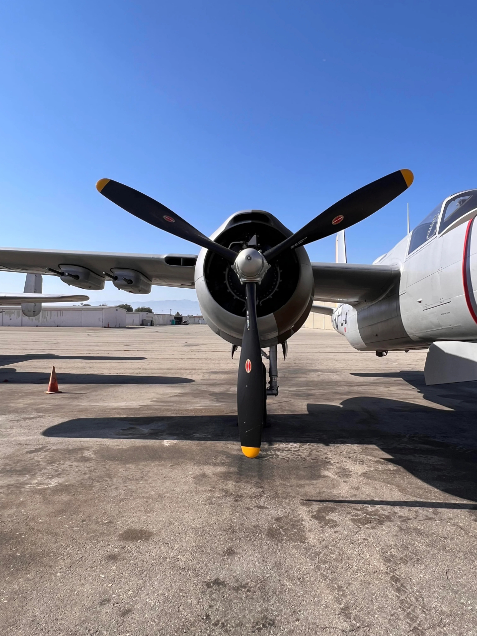 a-26"入侵者"(invader)攻击/轰炸机41-39401位于加利福尼亚州奇诺机场