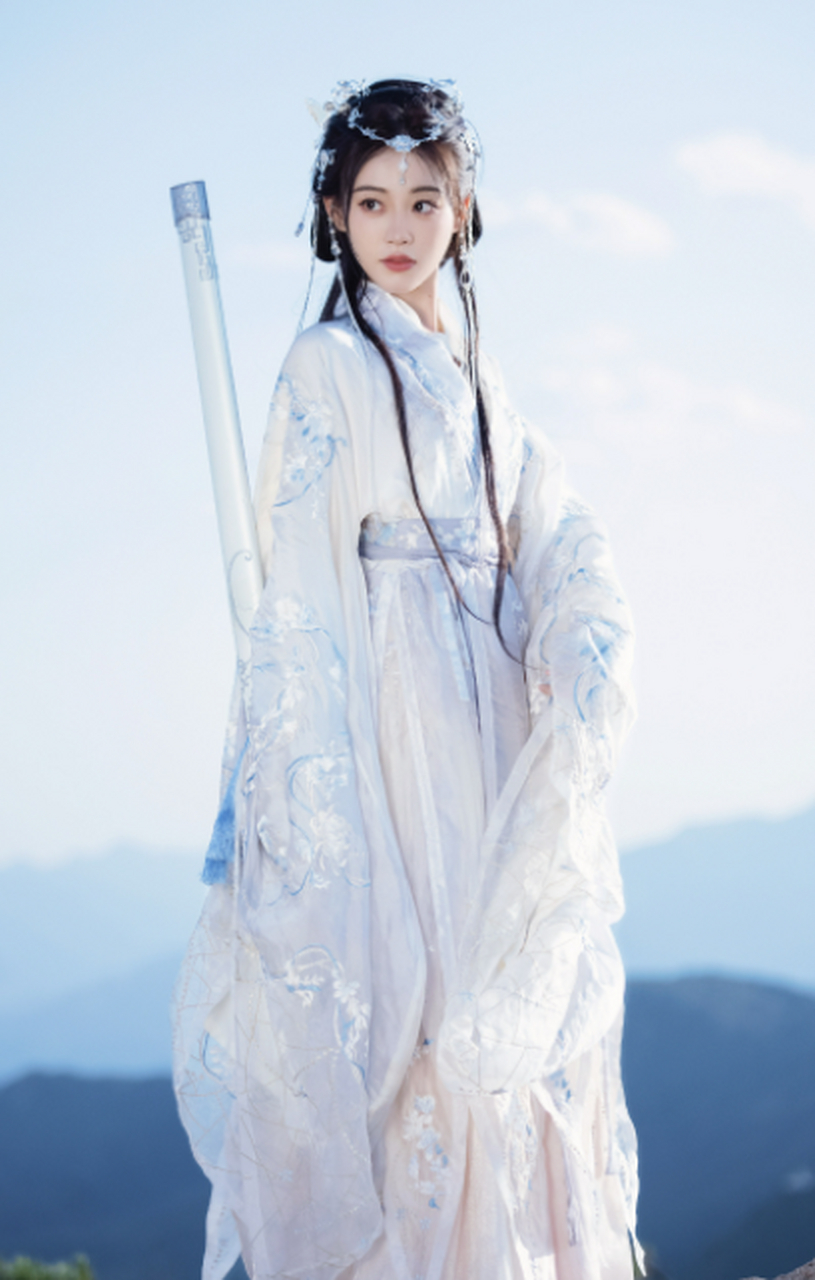 祝绪丹好像画里的神仙姐姐,仙气飘飘 #祝绪丹古风玉面清冷妆