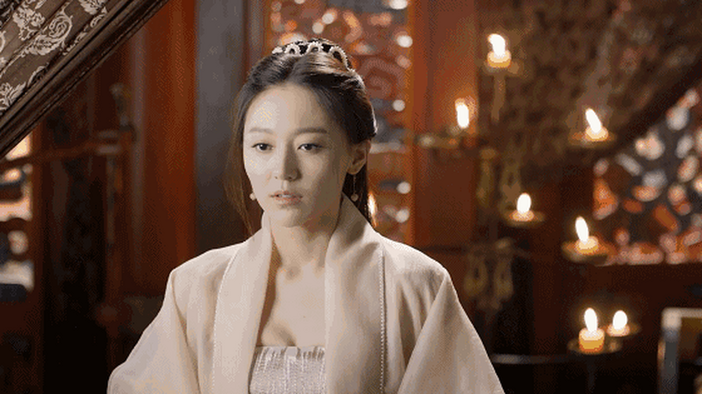 黄梦莹在《三生三世十里桃花》里的素锦娘娘一角,一是因为该剧确实火