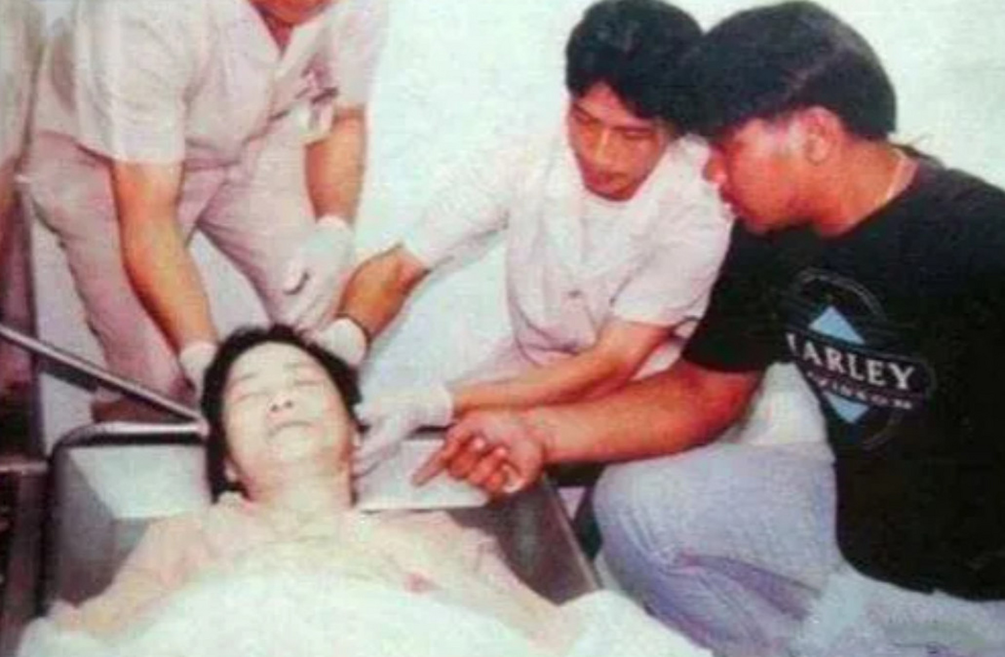 李小龙遗容,1973年7月20日,正当李小龙雄心勃勃,大展宏图,准备继续拍