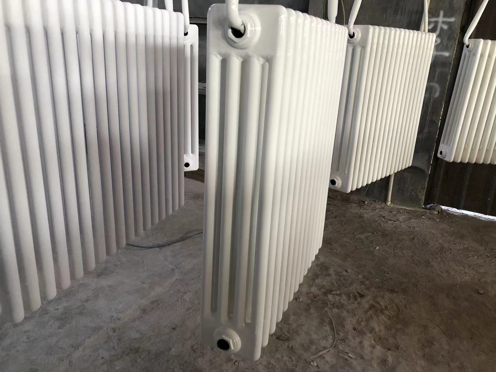 钢制柱式散热器外观新颖,结构合理,散热能力卓越,适用于各种闭式热水