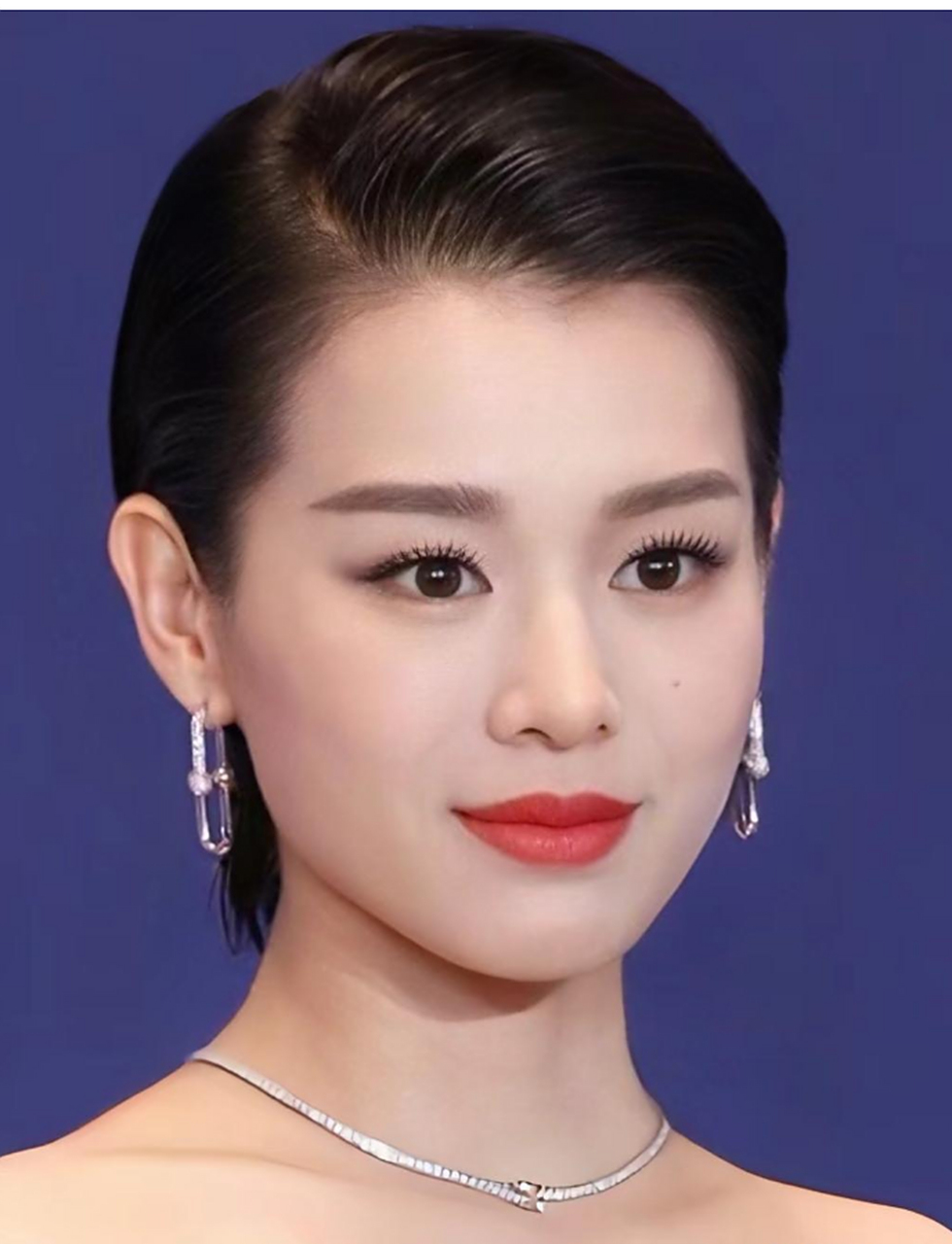 给胡杏儿p个图,还原一下美貌 [三哈]青春,不再来.