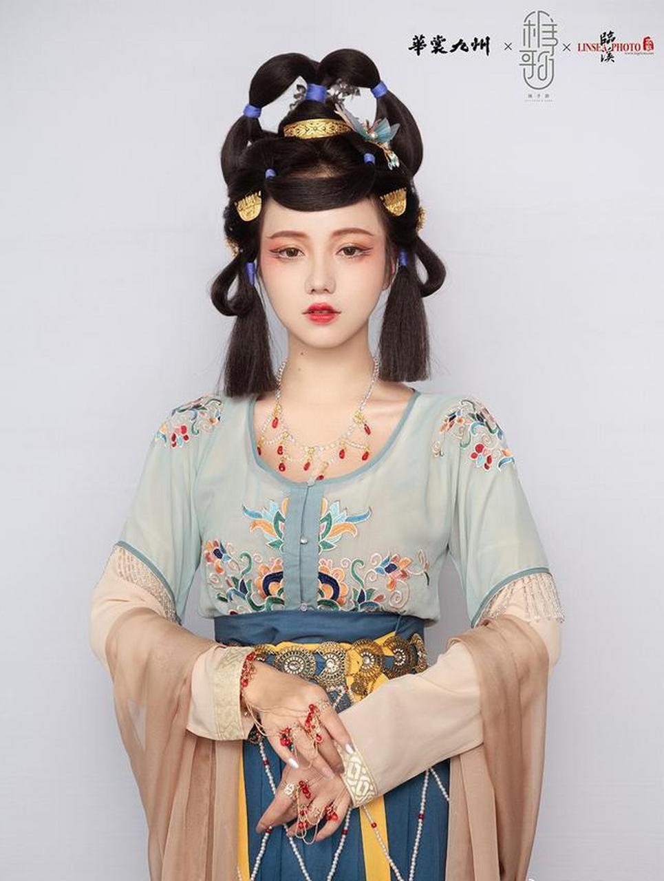 洛丽塔大哥火出圈,穿汉服美艳又妖娆,别说男生,女生看了也心动 最近一