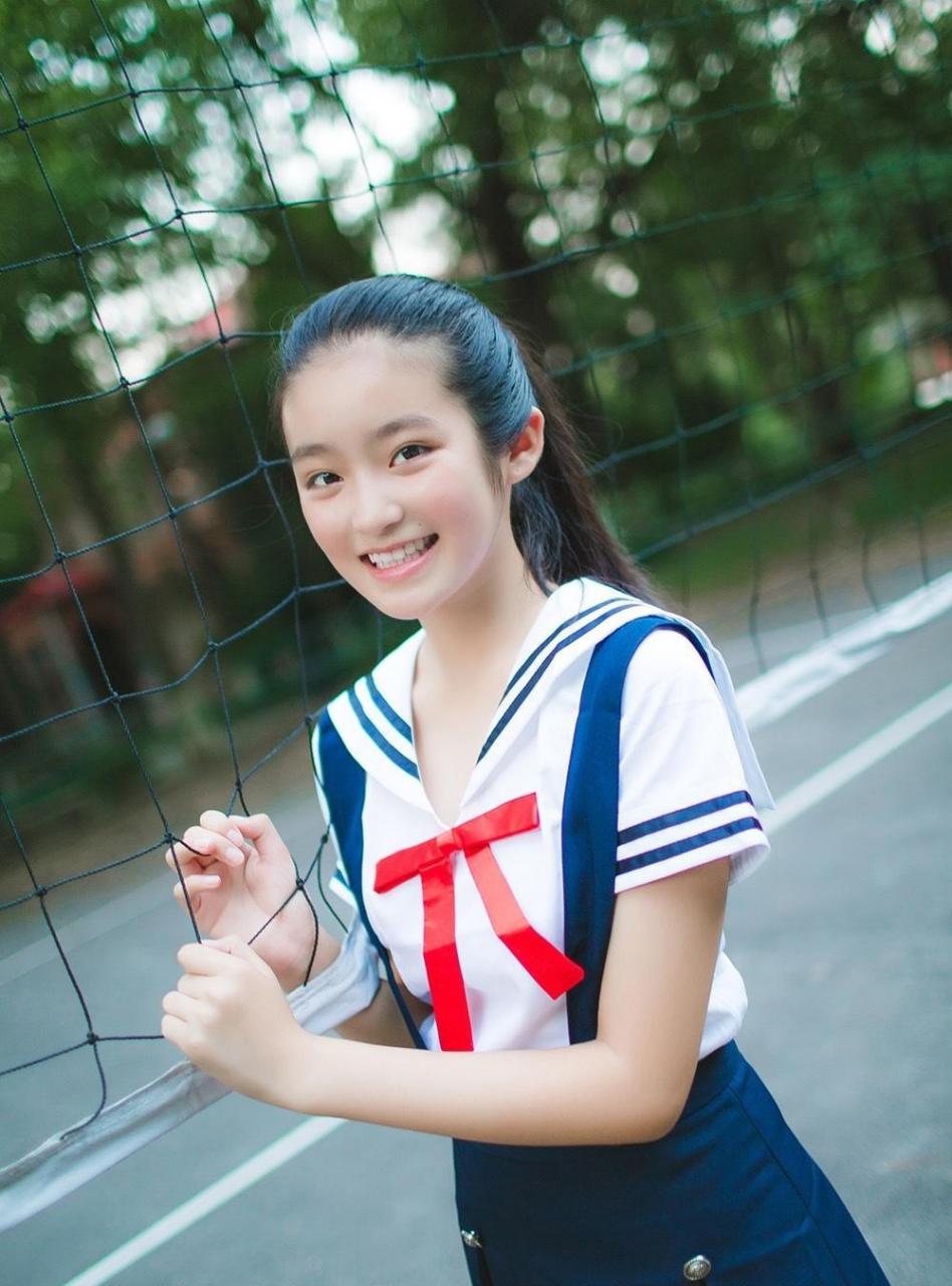 最美校园风~拍摄可爱的高中女生