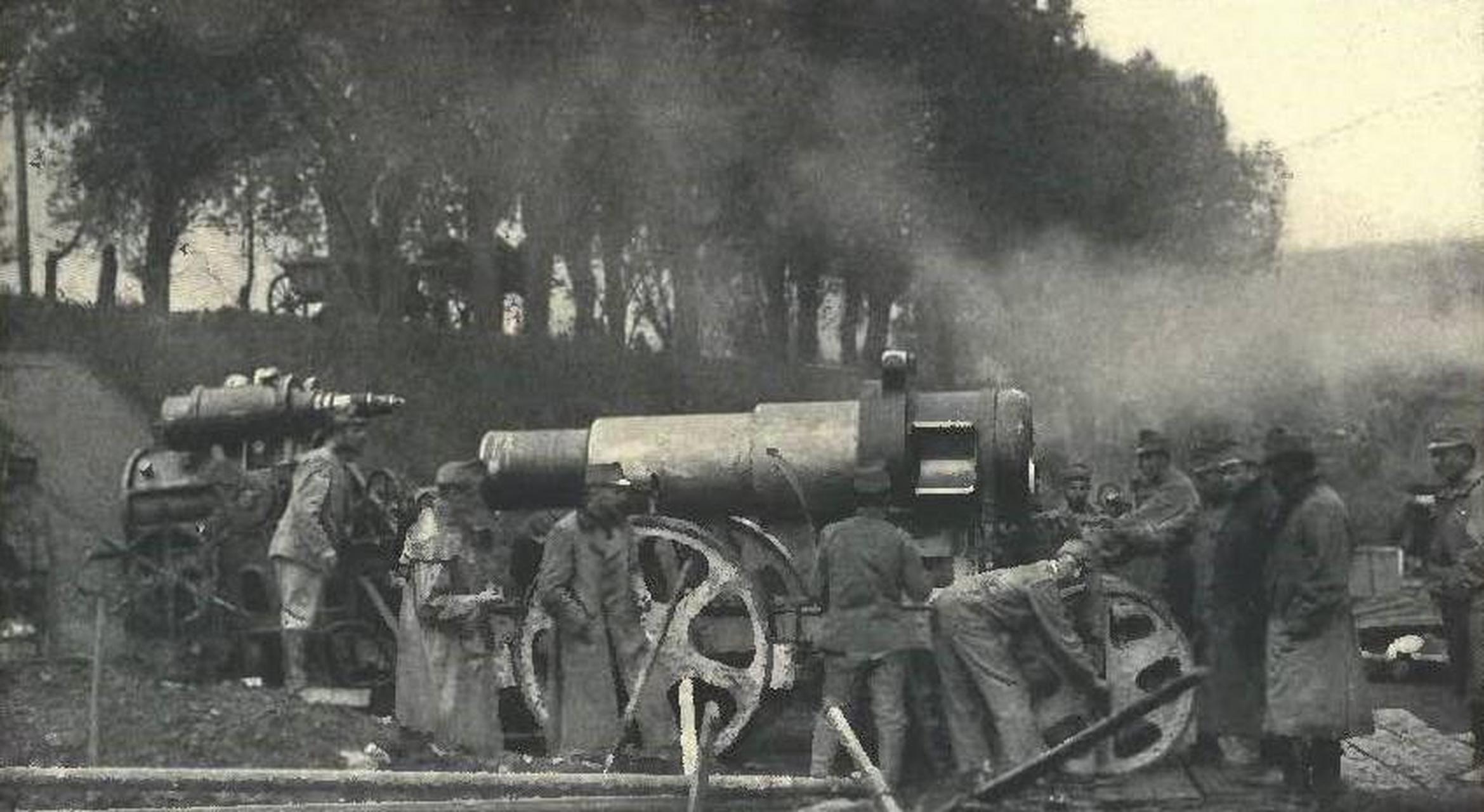 领动计划# 一战奥匈帝国305毫米榴弹炮准备对俄军阵地射击