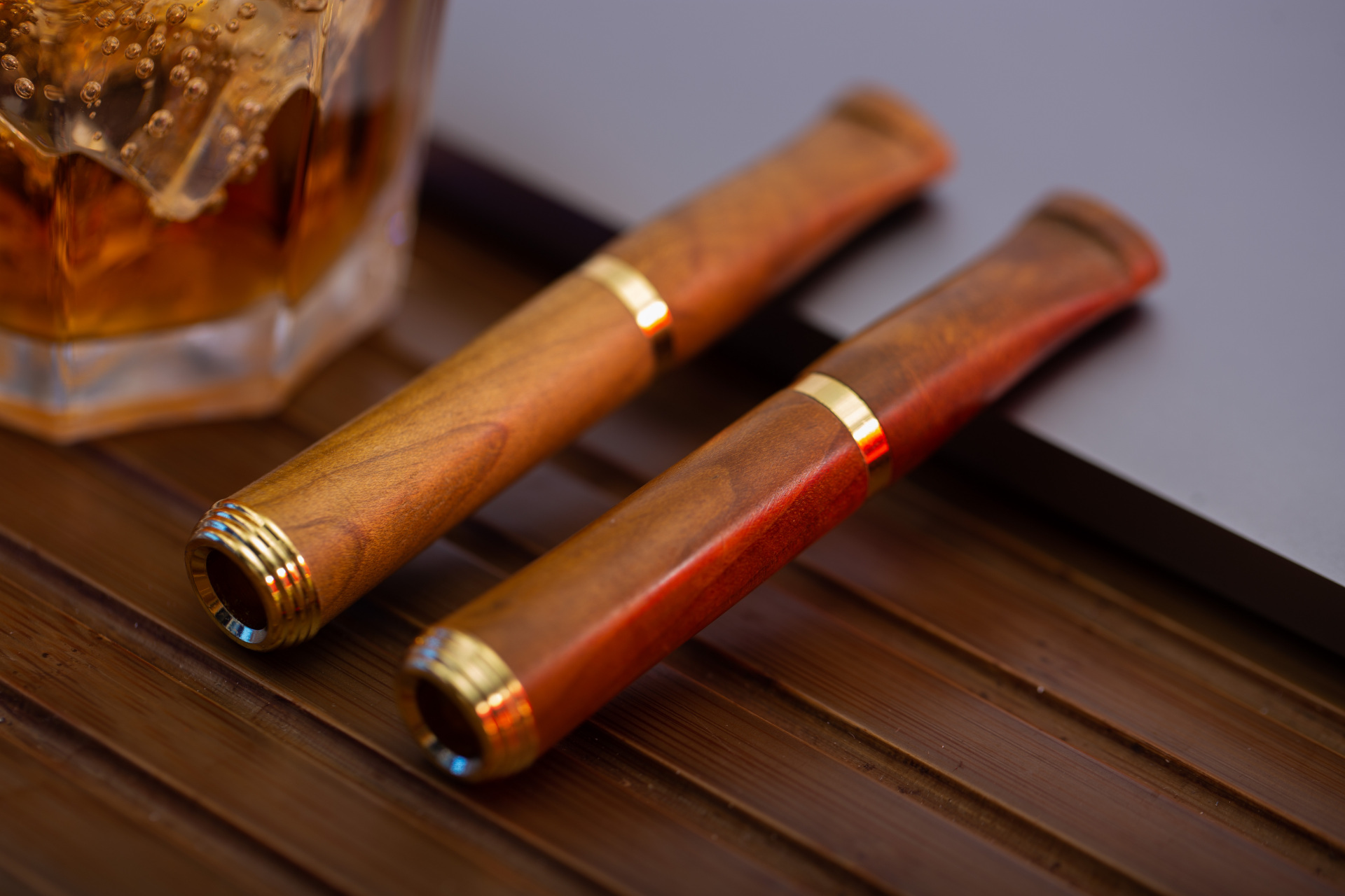 绿伞金丝楠净烟器真的很绝,采用的国木金丝楠木经过严选,打磨等世道