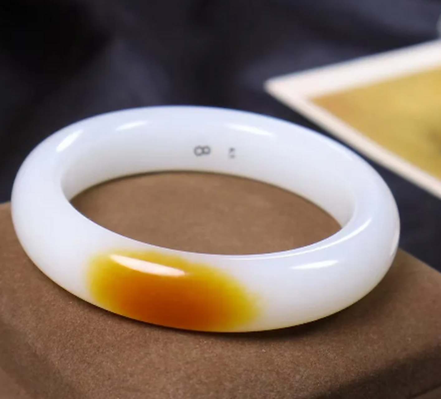 点击头像看直播##和田玉#和田玉糖白手镯,糖白老坑细料,油润度非常好