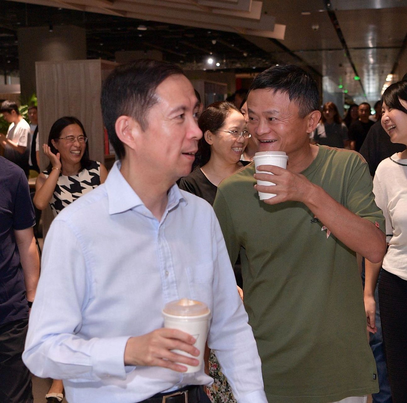 阿里巴巴换帅以后,马云来看逍遥子张勇了.