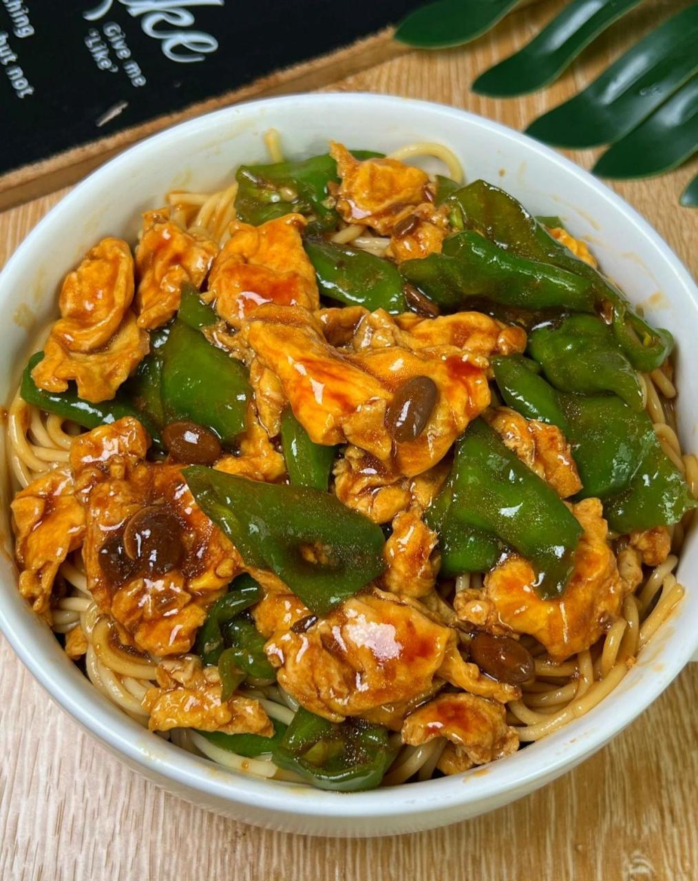 青椒鸡蛋酱面!  #奇趣美食嘉年华