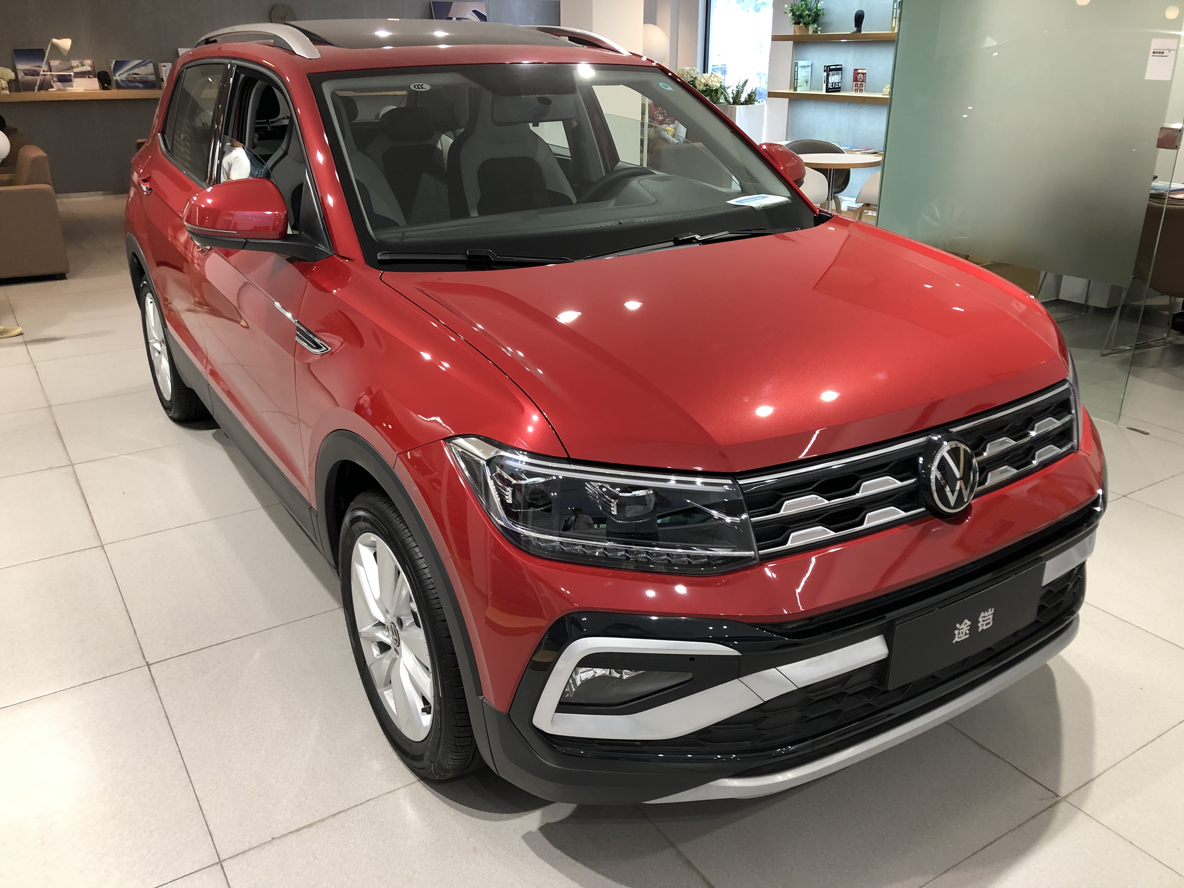 途铠小型suv1.5图片