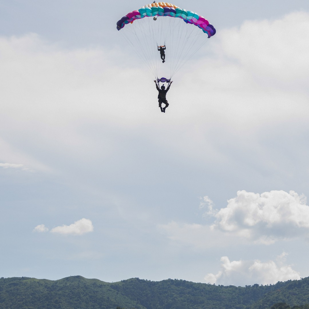 在第一海军陆战队(前方)部队和菲律宾军队共同参与的第23届海军航空