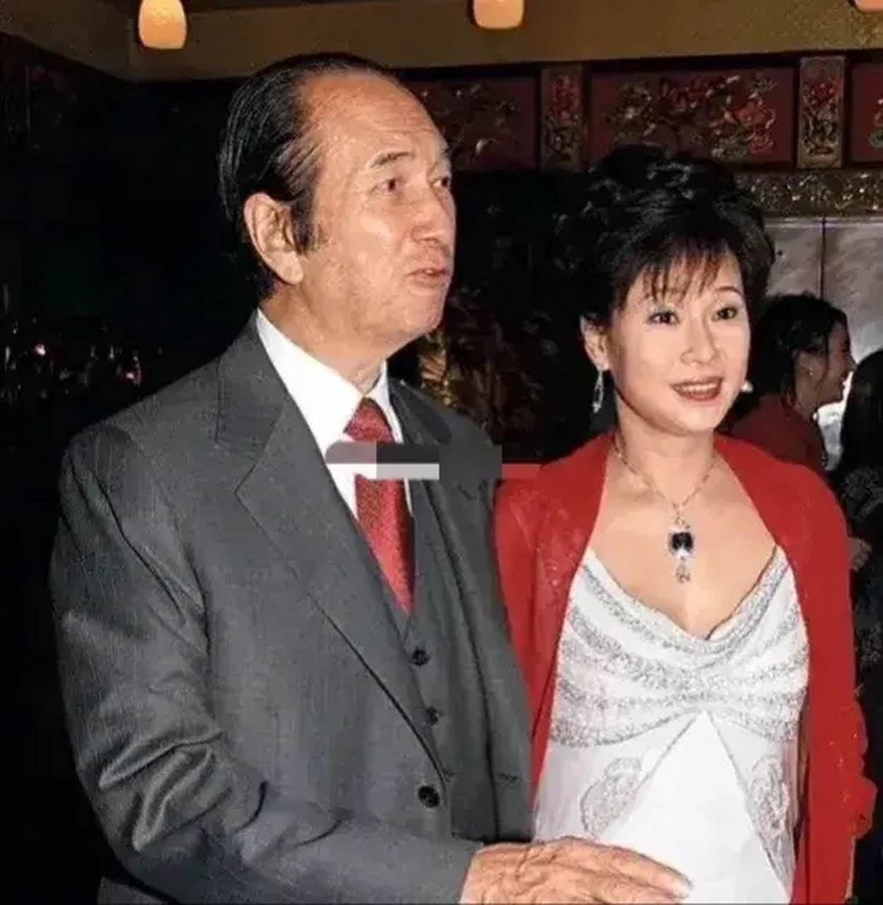 賭王何鴻燊娶老婆,真的很講究如何為己所用.