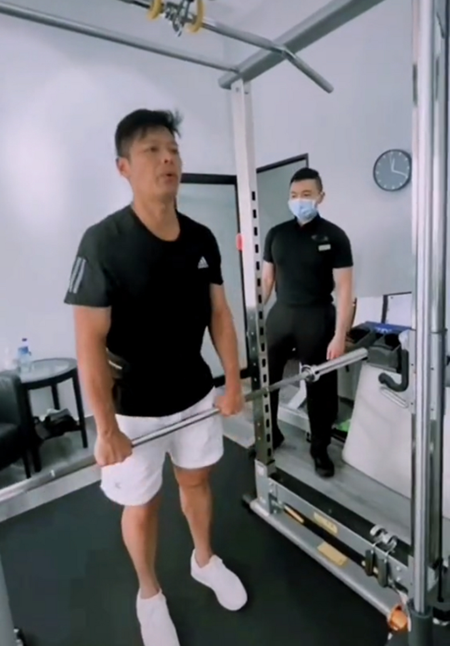 八卦娱乐明星#  李南星近况曝光!