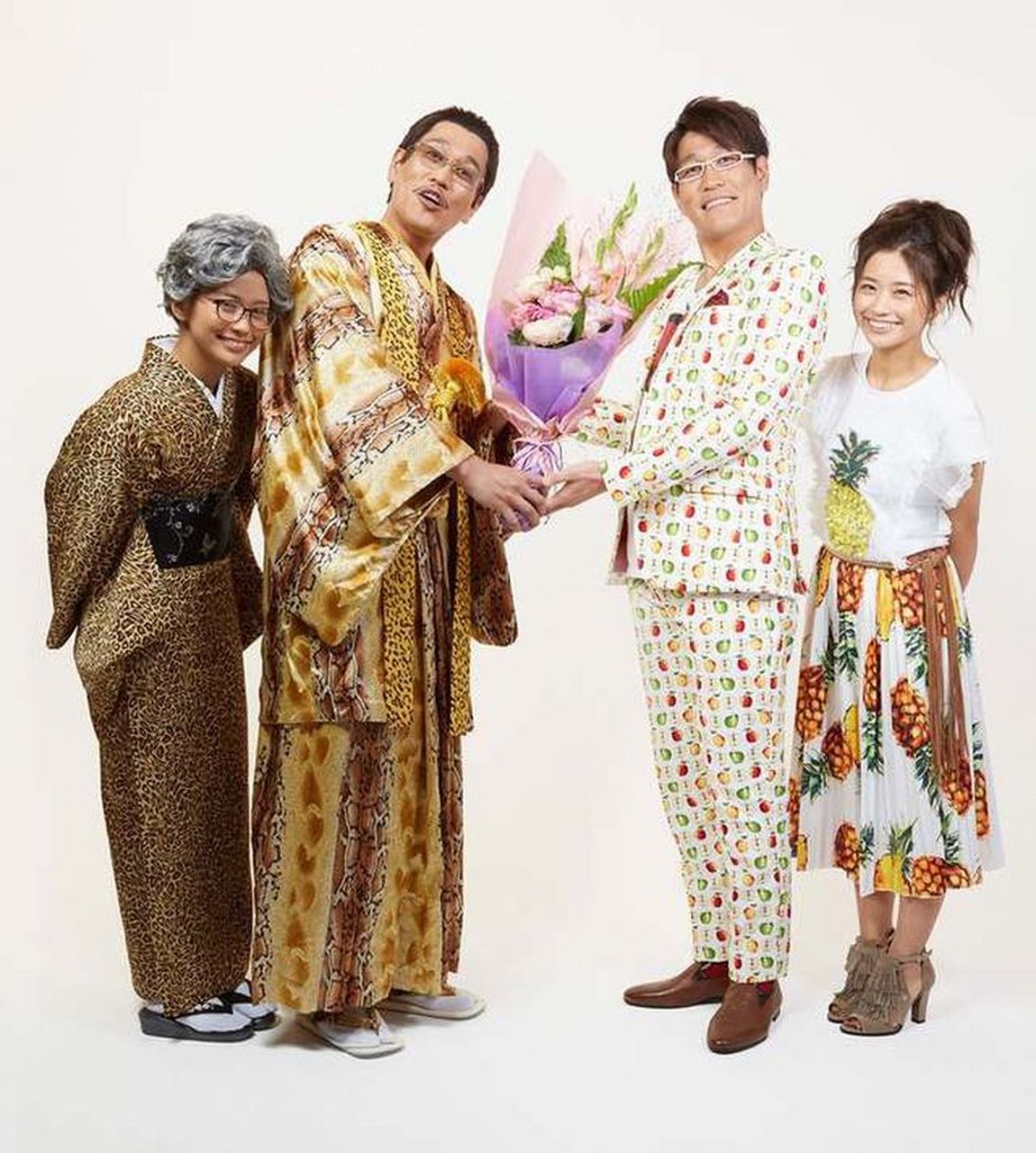46岁日本搞笑艺人piko太郎(古坂大魔王)推出洗脑神曲《ppap》,暴红