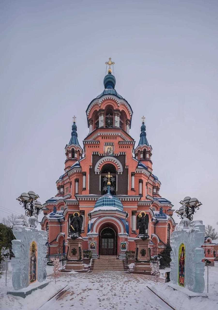 喀山圣女是俄罗斯人的保护神,喀山圣母像是俄罗斯东正教的最高圣像,它