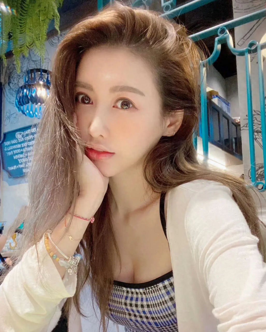 蝴蝶姐姐被曝大瓜!