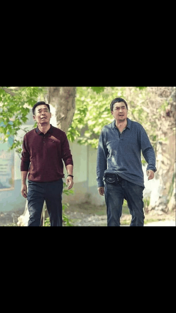 gif创作人# 有一次,孙浩上老乡张嘉译家吃饭.