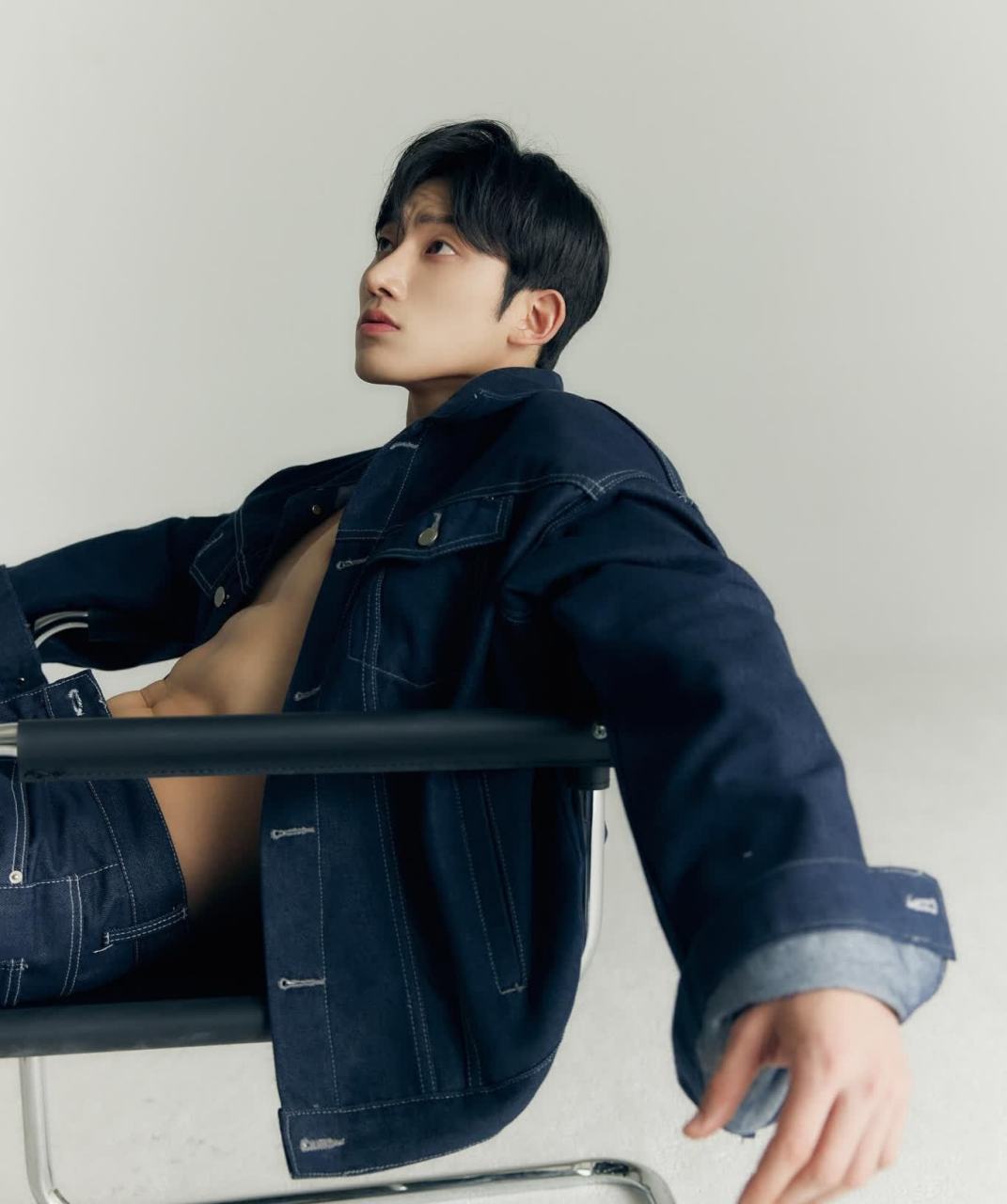 每一个爱秀身材的肌肉男,都不是靠天赋. 成功的背后一定有汗水.