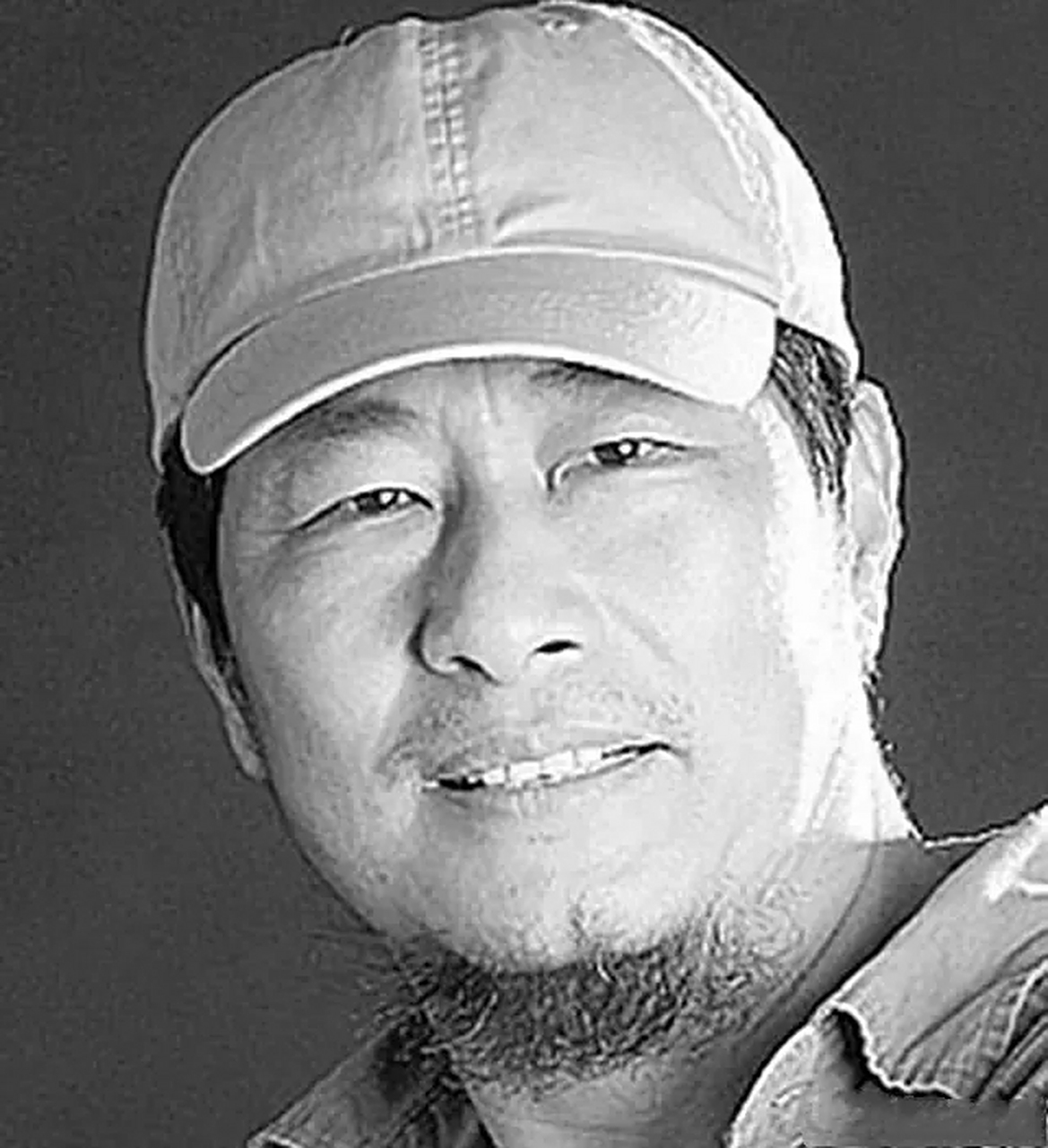 2008年,曾经在老山战役担任战地记者的王红走进了四川大凉山的深处,将