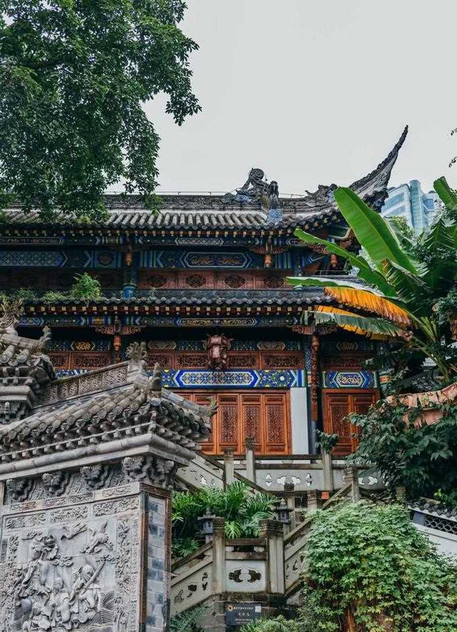 关岳庙原址位于重庆渝中区较场口,始建于明神宗年间(距今400多年),原