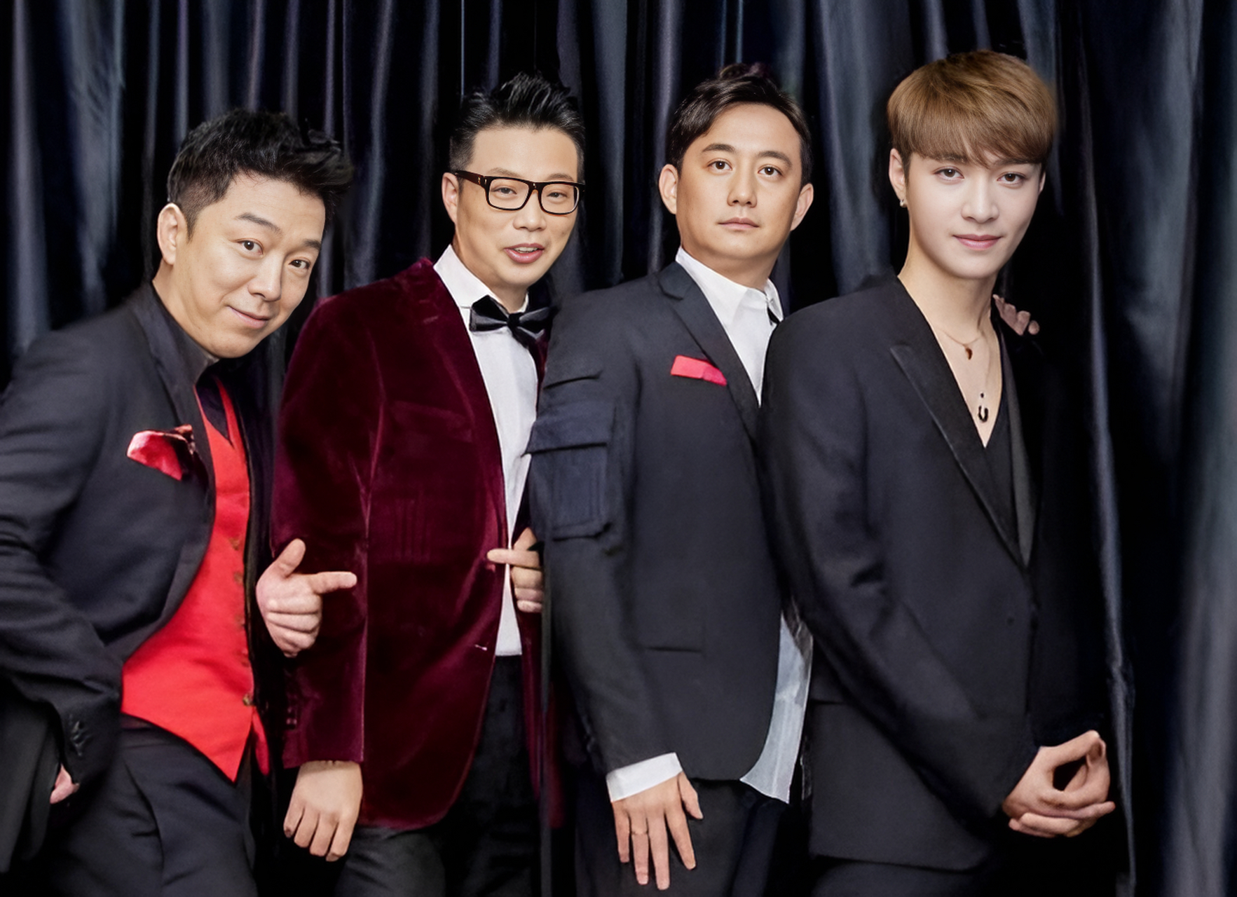 有一次聚餐,孙红雷把张艺兴拉到身边:"艺兴,黄渤,黄磊都在那边,你去