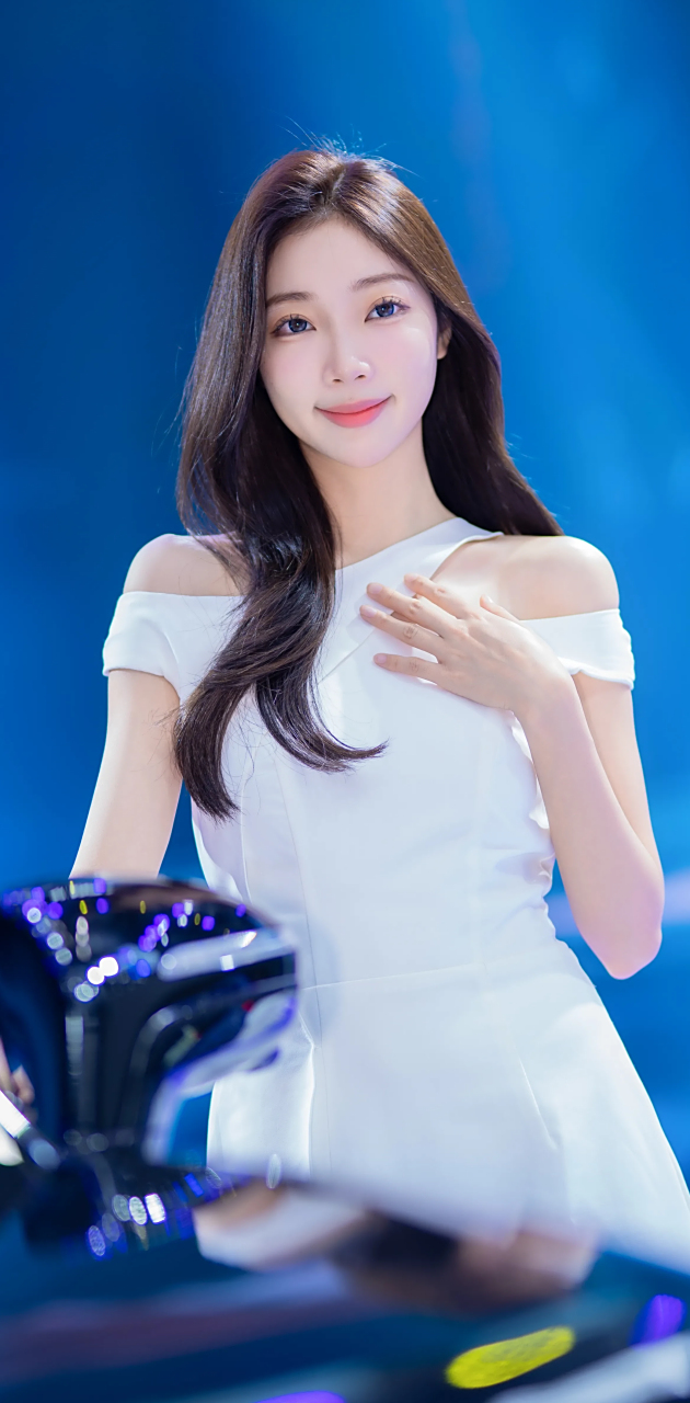 美女车模～王欣 想知道您对此的看法