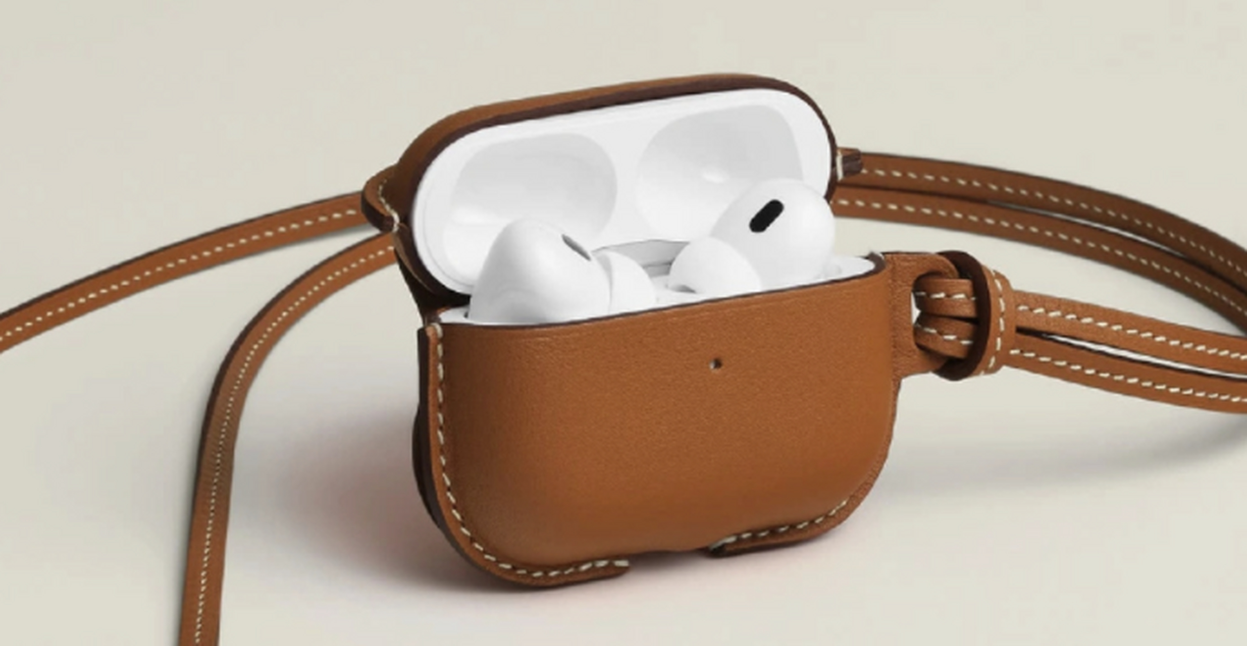 耳机皮套挂绳:swift小牛皮制成,售价约5920元】 法国奢侈品设计公司
