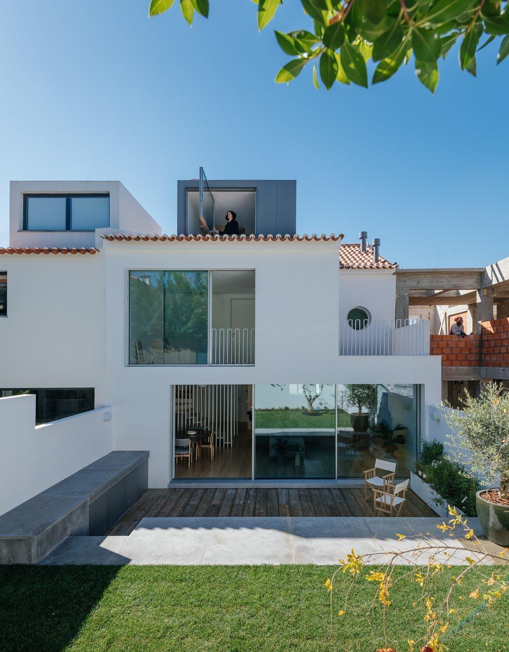 gif创作人# 白墙红瓦,有一说一,要是买到这样的联排住宅,真要偷着乐!