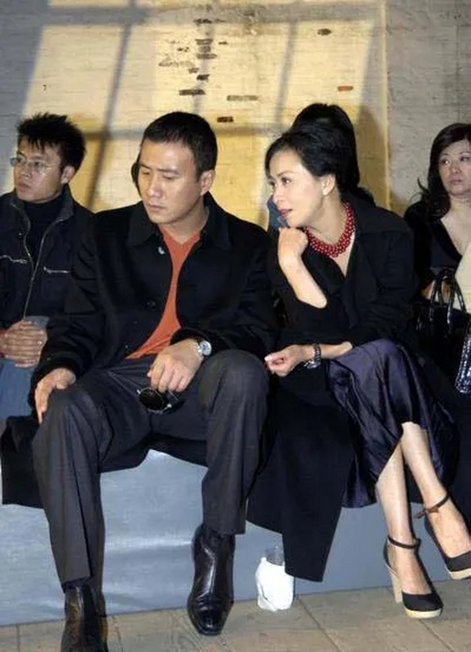 胡军刘嘉玲这样的神仙友情,娱乐圈又能有几个呢?