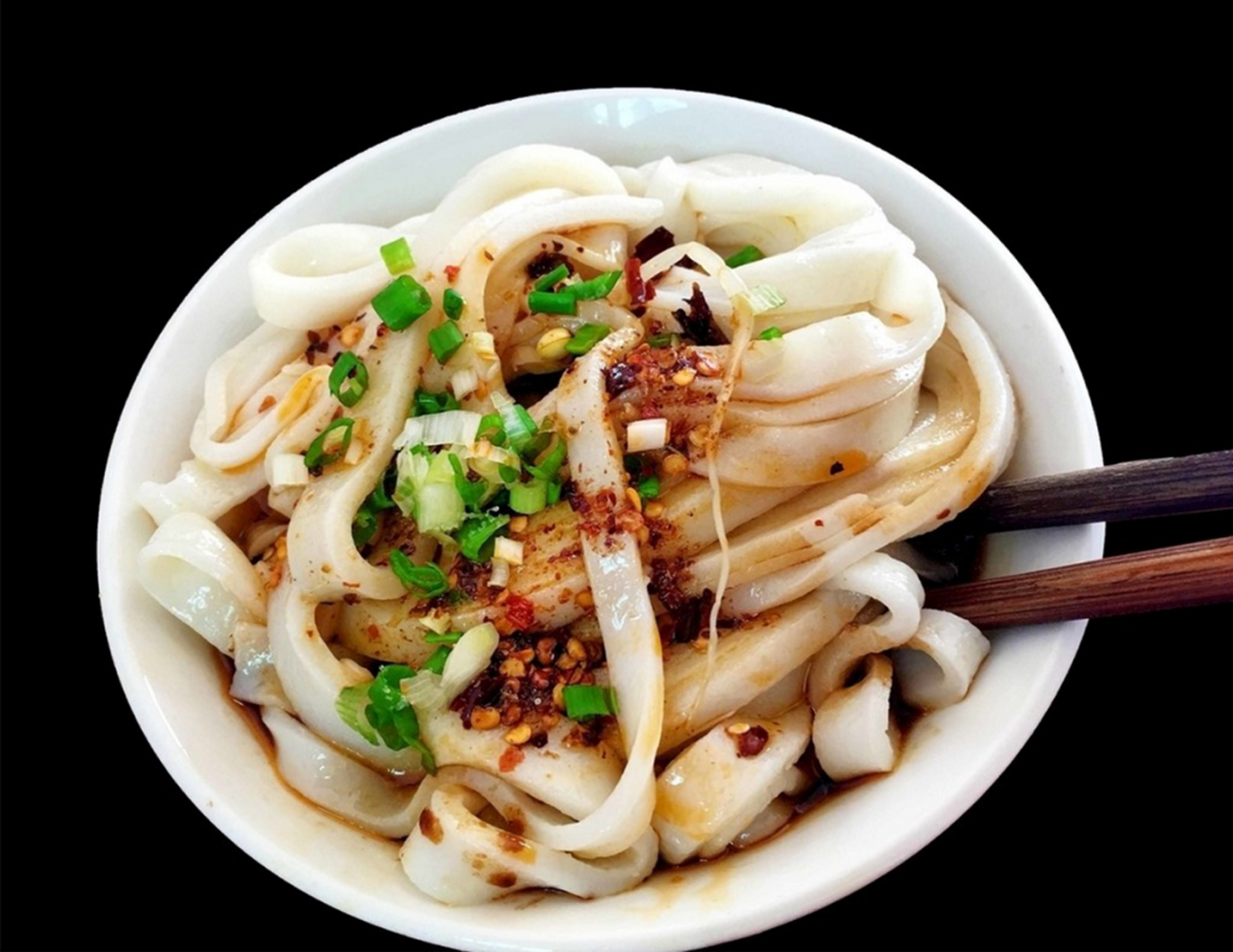 广元蒸凉面,又称女皇蒸凉面,它可是当地非常有特色的一道地方美食之一