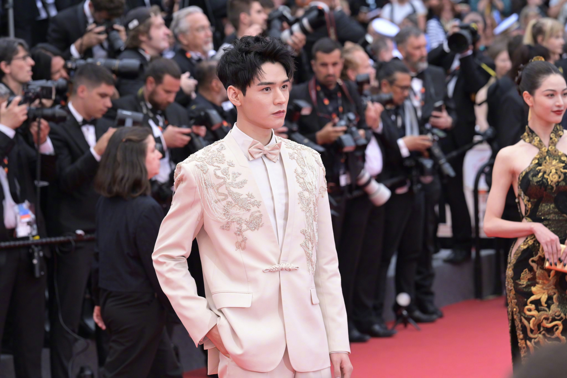 龚俊# #钟楚曦#  龚俊,钟楚曦亮相《夺宝奇兵5:命运转盘》(ndiaa