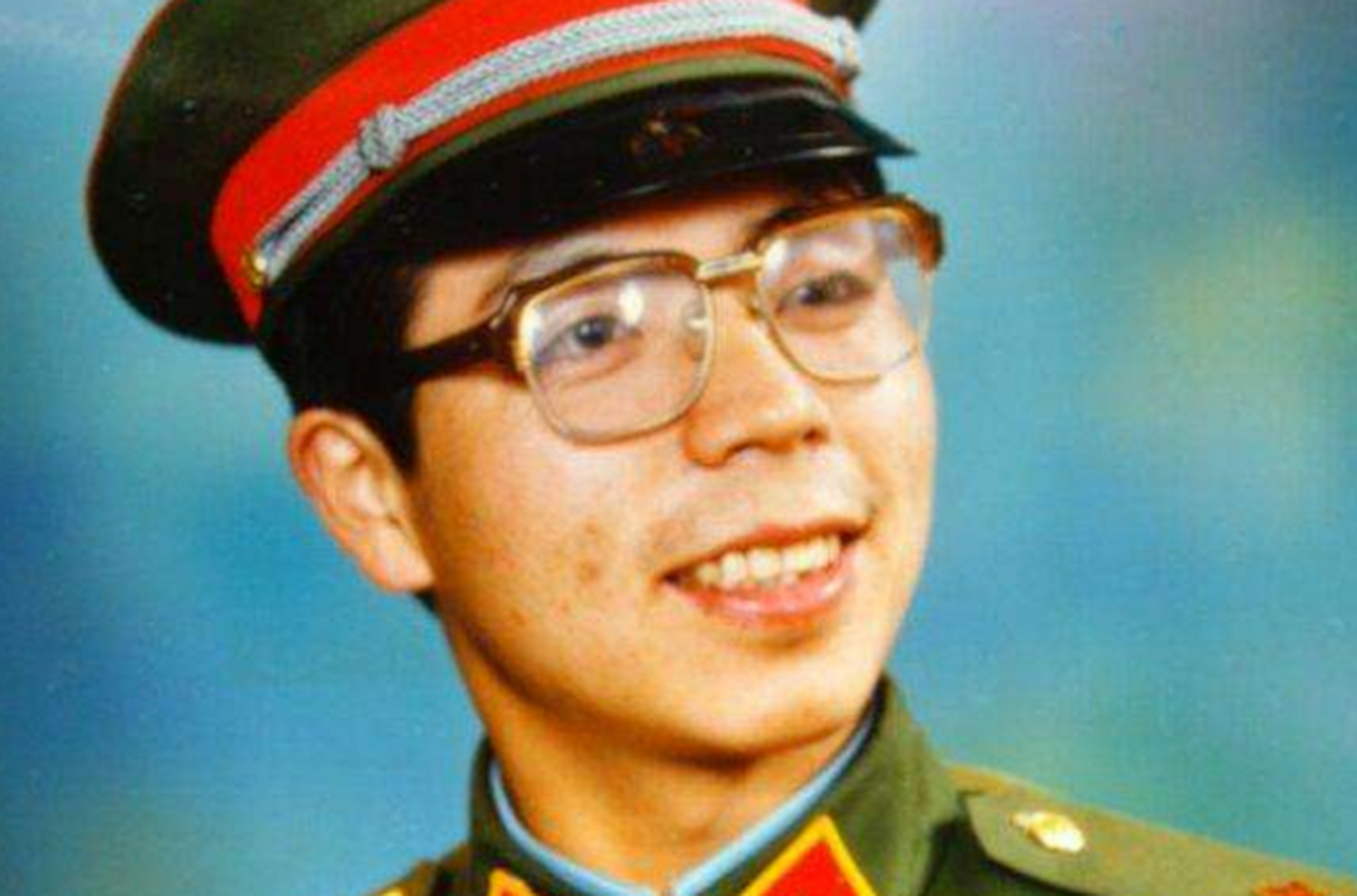 1984年,老山前线,14军40师的战士陈洪远在迷雾中迷失了方向,等大雾