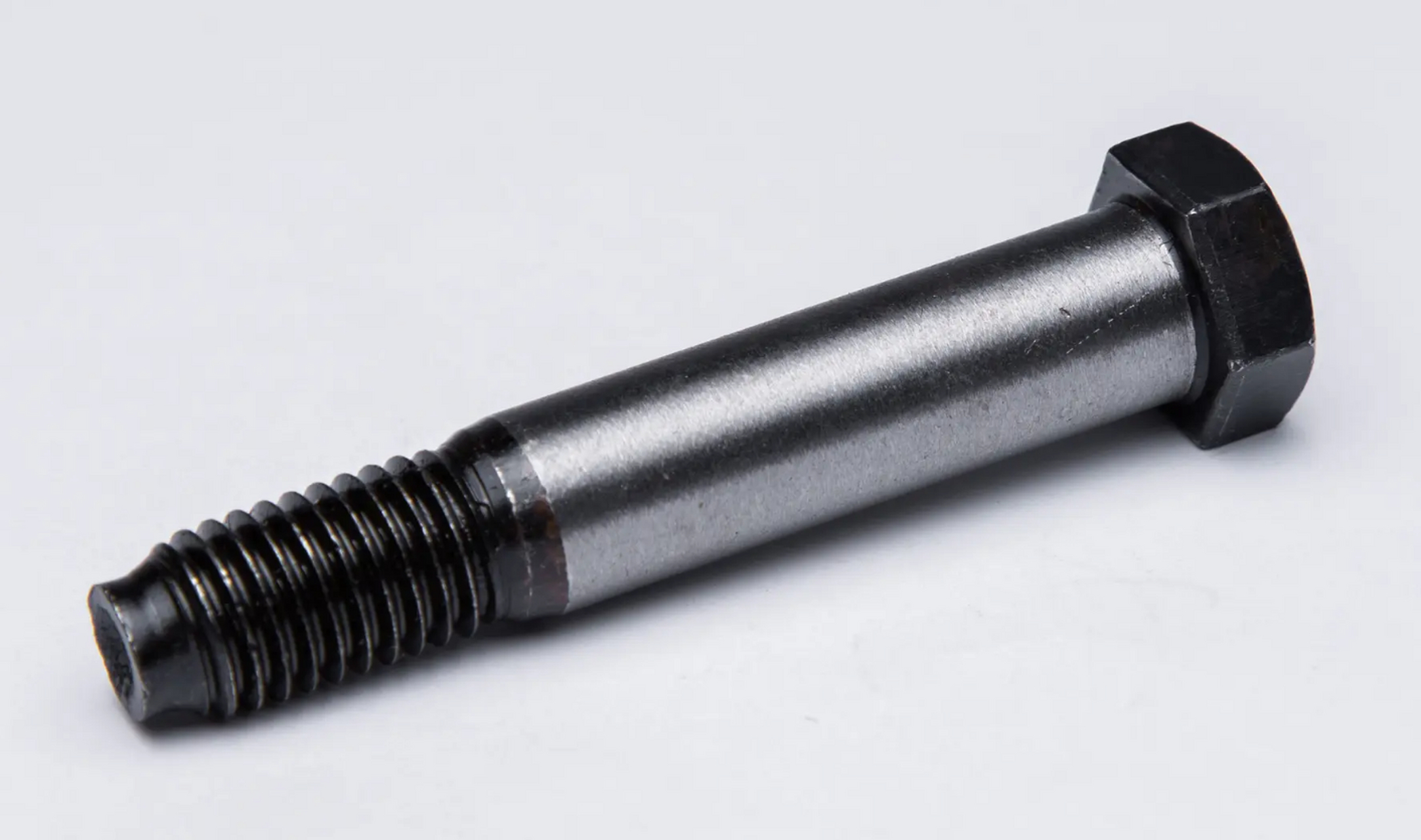 铰接螺栓,也叫铰制孔螺栓,铰链螺栓,不仅有紧固连接作用,其后端没有