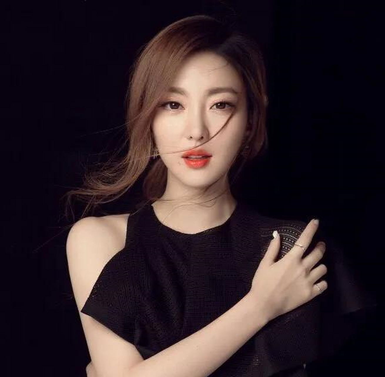 美女主持人余声