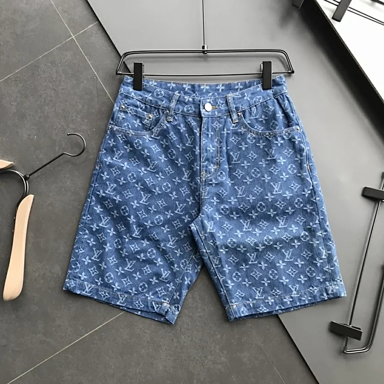 今日分享:lv夏天的风牛仔短裤颜色很正很适合夏天的颜色