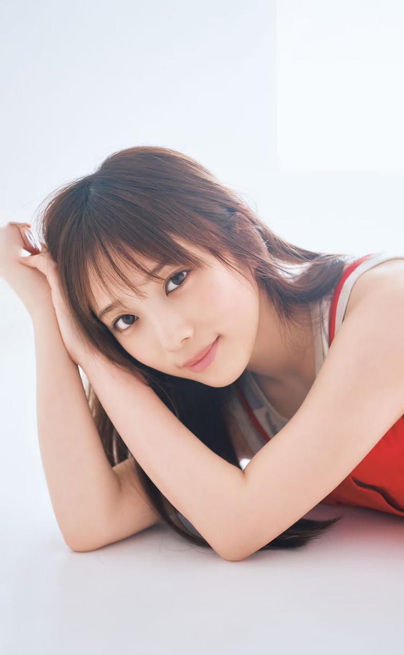 二次元# #动漫# #美女# 偶像与田祐希在《少年sunday》的封面上登场