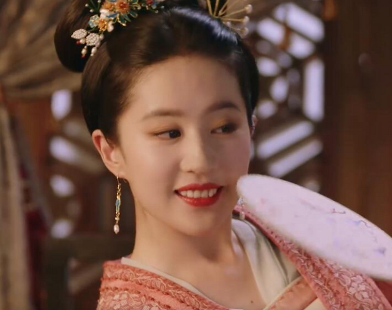 娱乐圈女明星#  "胸有大痣"是美人标配?