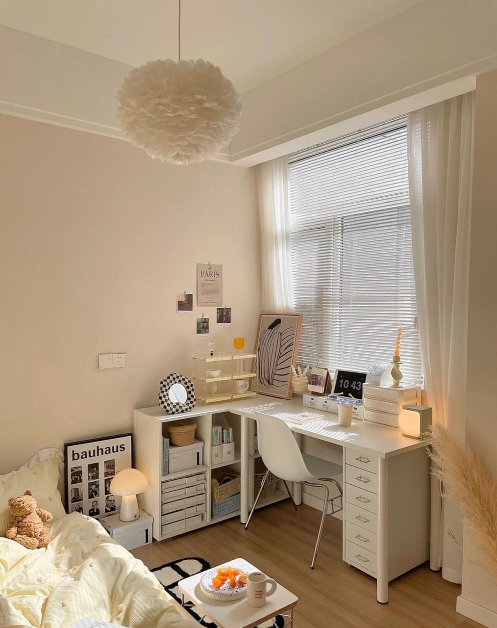 8平米卧室分享,l型半包围书桌 奶油色搭配 [点亮平