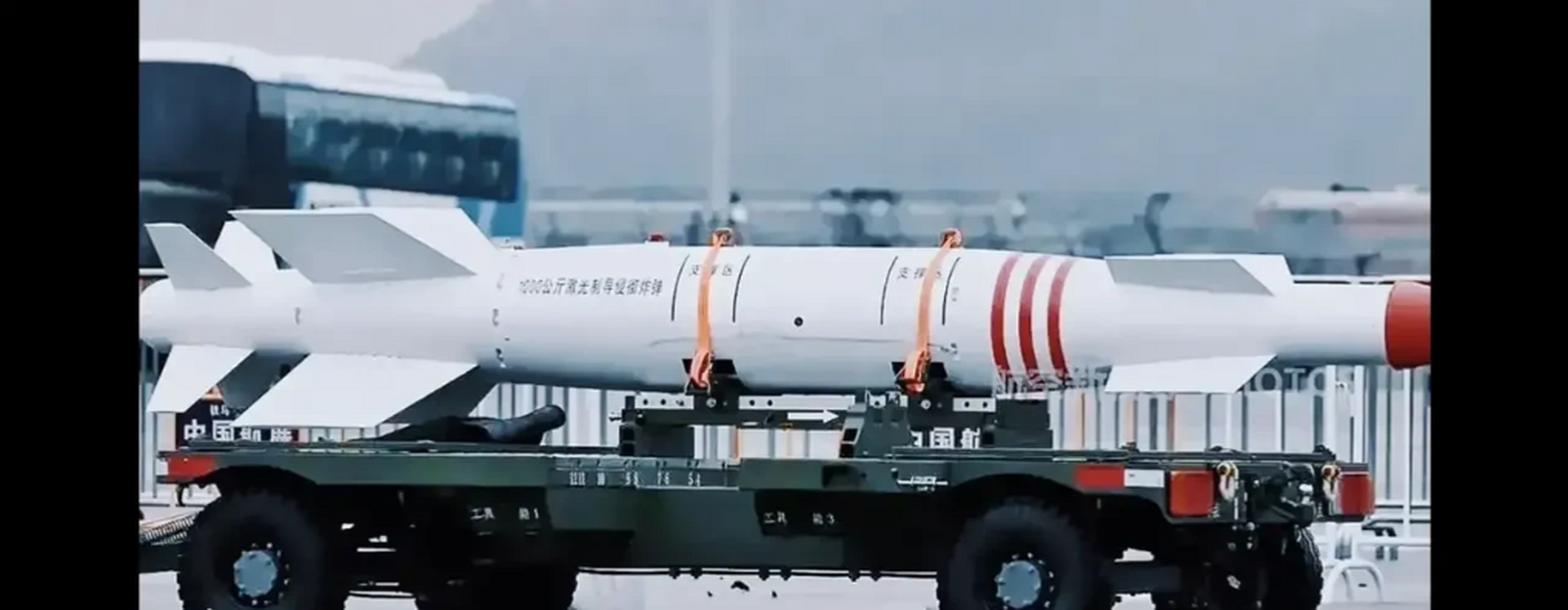 歼16挂载空射隐身巡航导弹,如虎添翼,战力再提升.