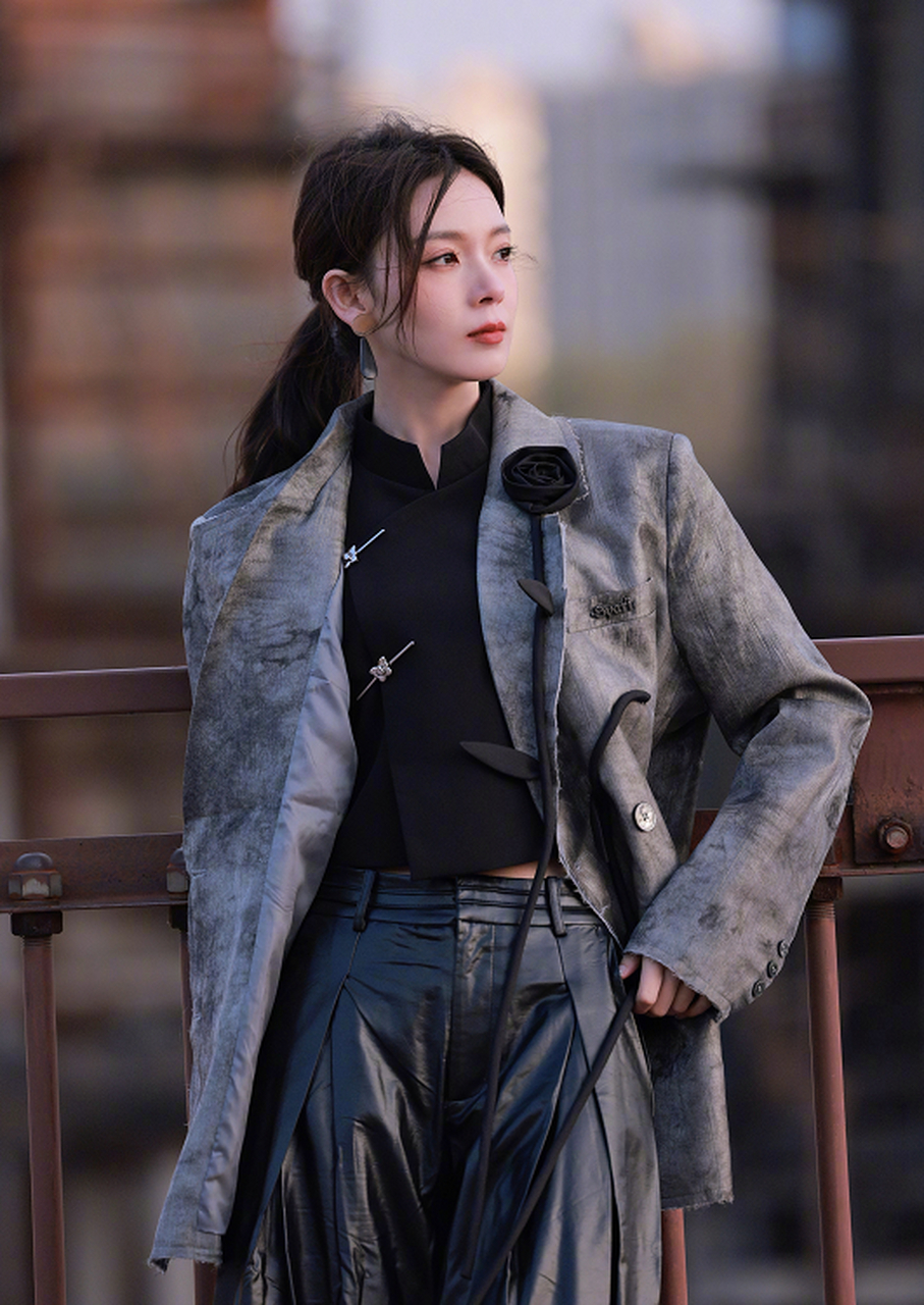 陈瑶这新中式穿搭,是不是很酷?