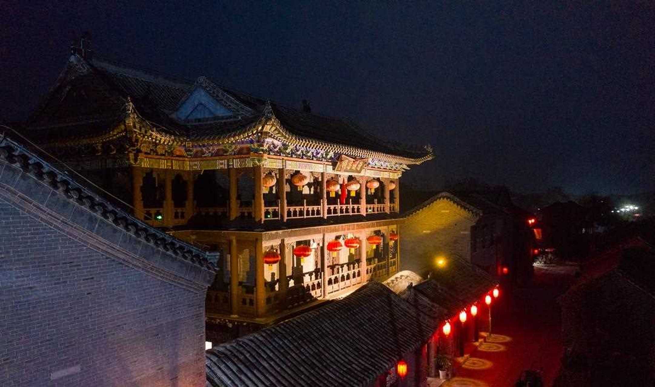 大湖深处,遇见南阳古镇;镇子很小,抬脚可让你看到边际.
