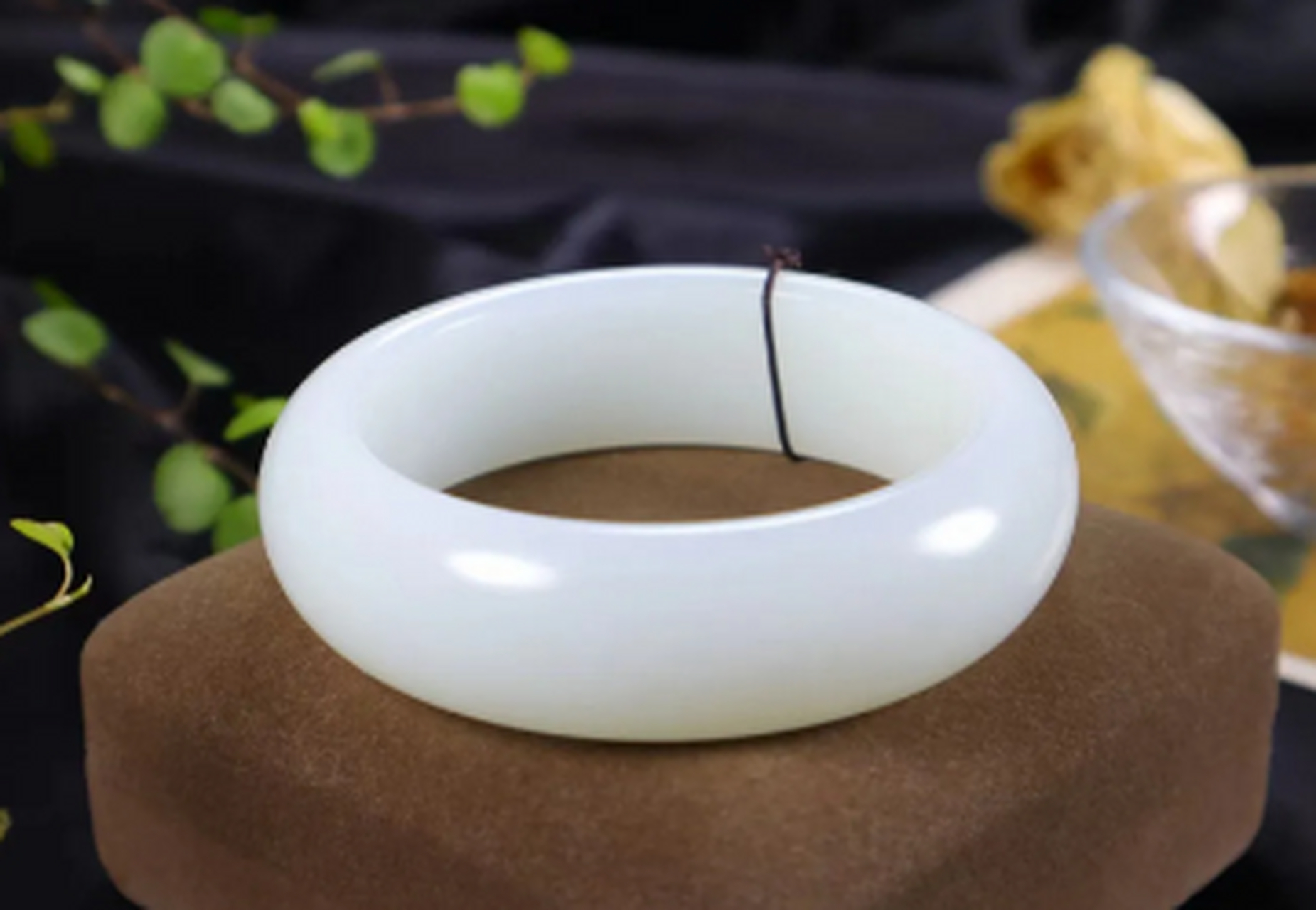 点击头像看直播##和田玉#收藏款和田玉羊脂白玉手镯58口径.