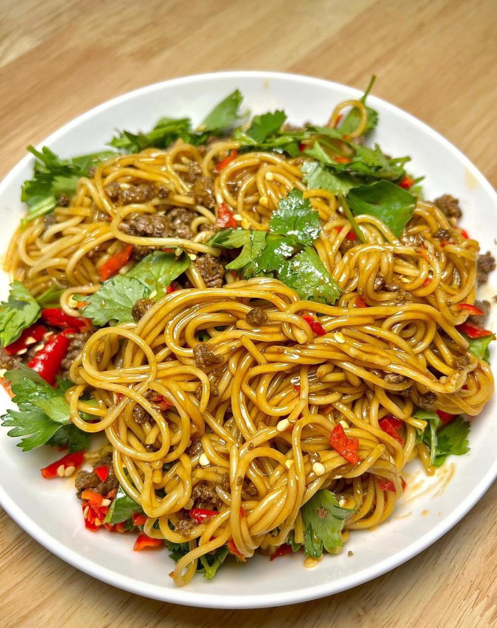 绝绝子啊01好吃到我要吹它的9215生椒牛肉面[鸡蛋]99,真的是