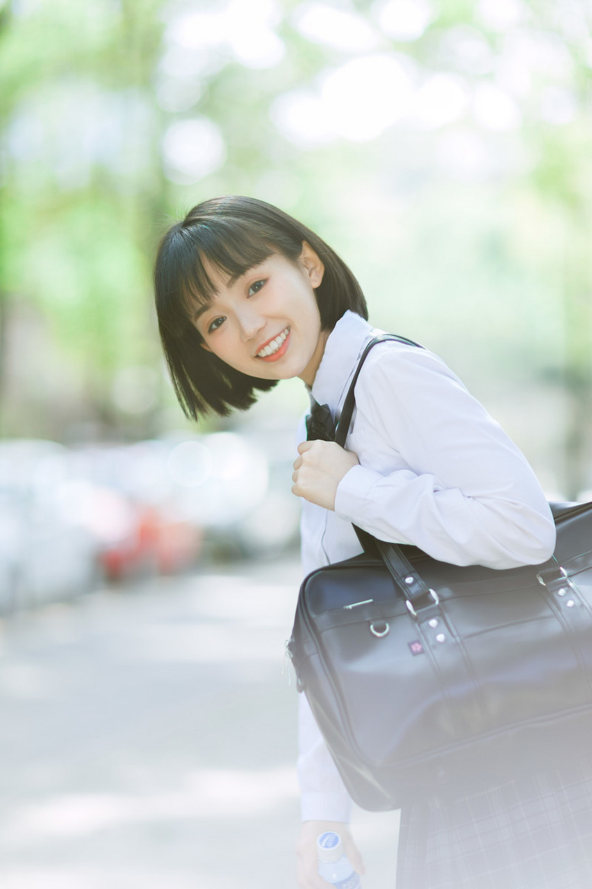 日系清纯美女学生制服写真摄影