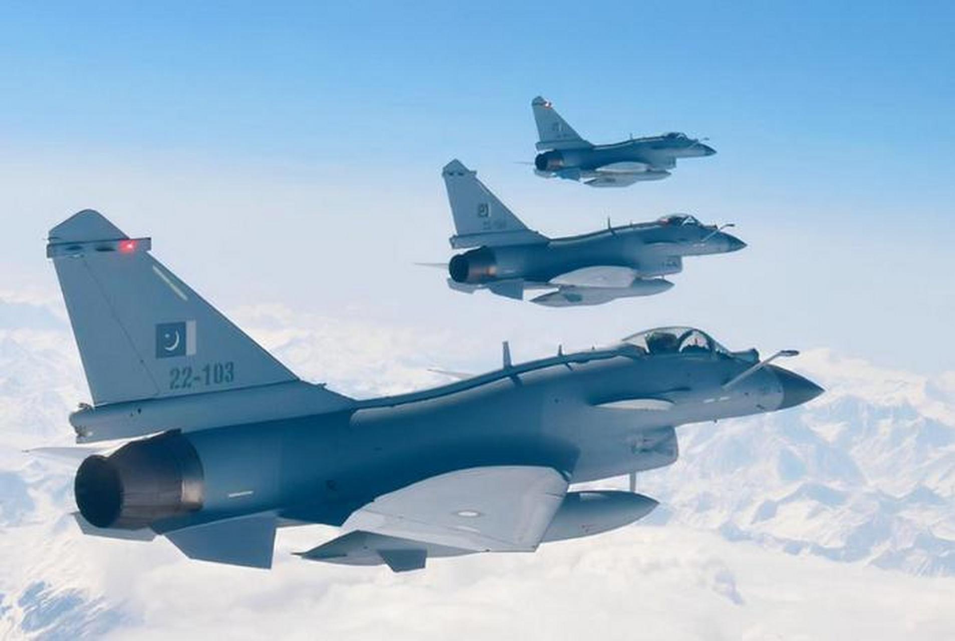 歼-10c虽然是一款单发的中型战斗机,但是该机是目前中国拥有完全自主