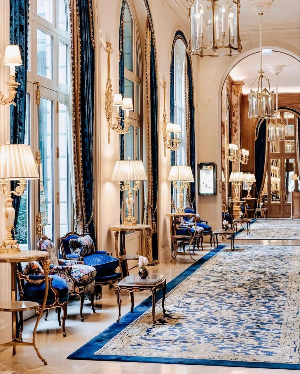 巴黎丽兹酒店是香奈儿女士住了30年的地方,也是戴安娜王妃最后离康哪