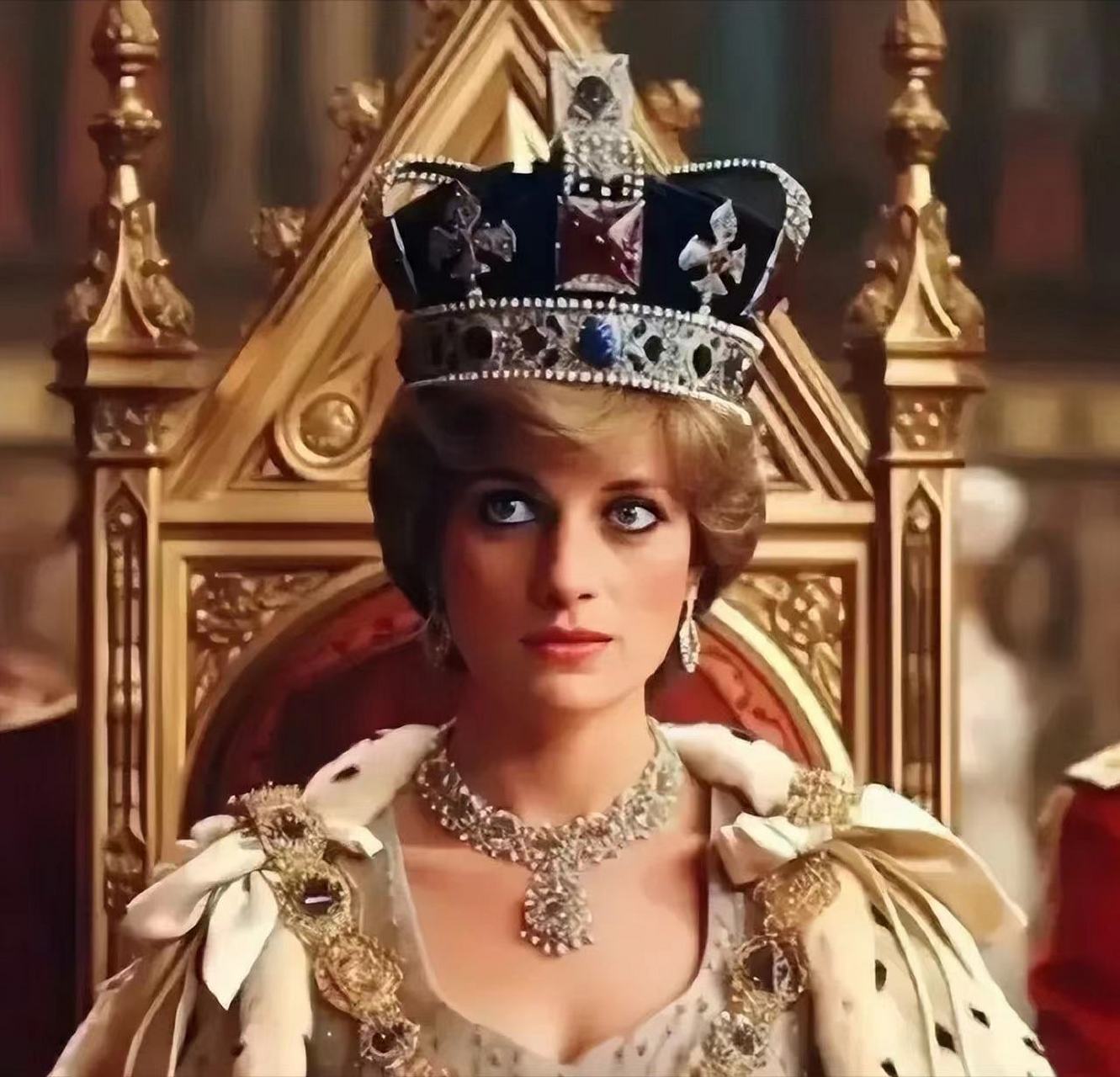 戴安娜王妃加冕时的场面,展现了她优雅,大方的气质和美丽的容颜.