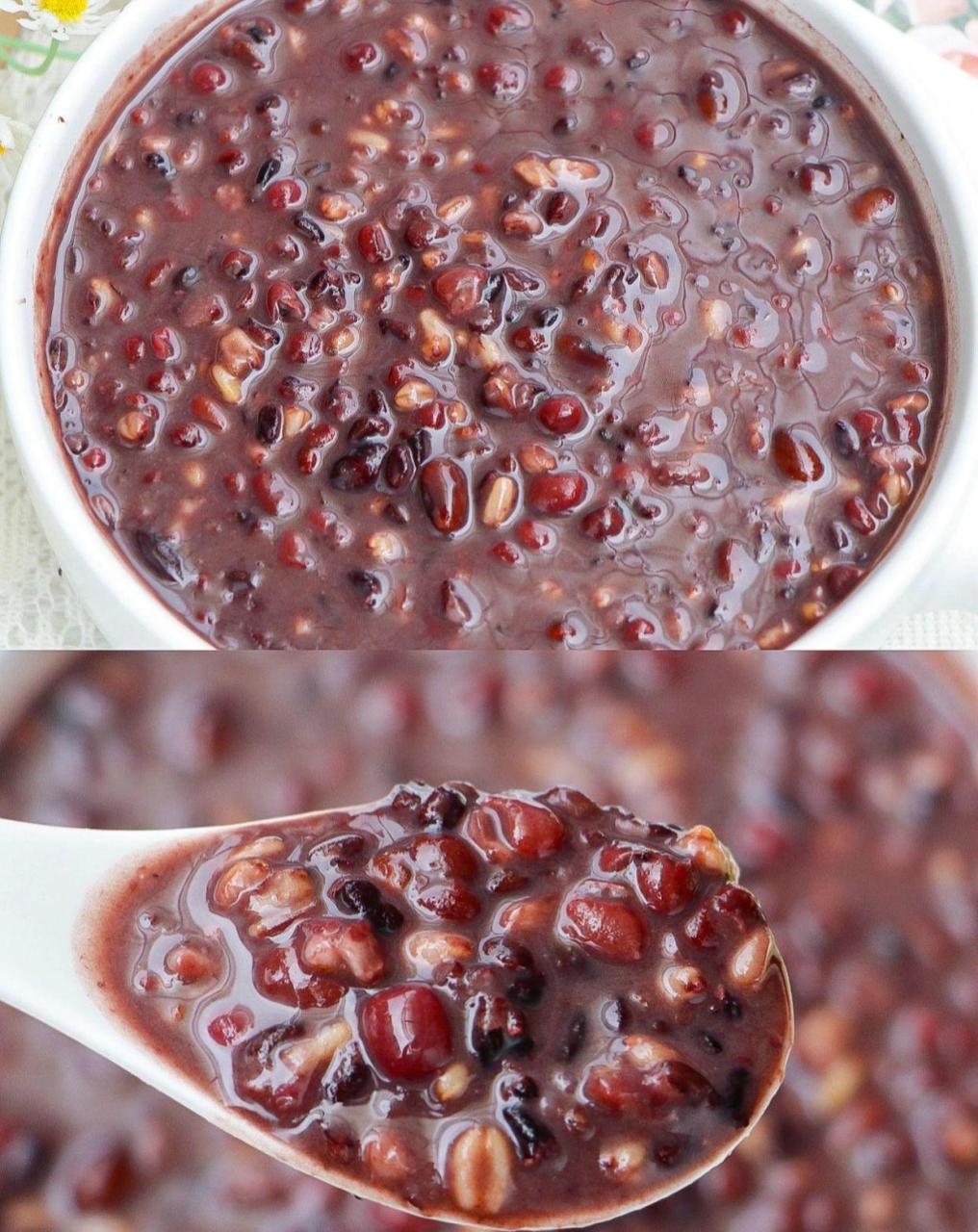 将红豆,燕麦,黑米,黑豆,红枣洗干净,倒入清水中提前泡发4小时.