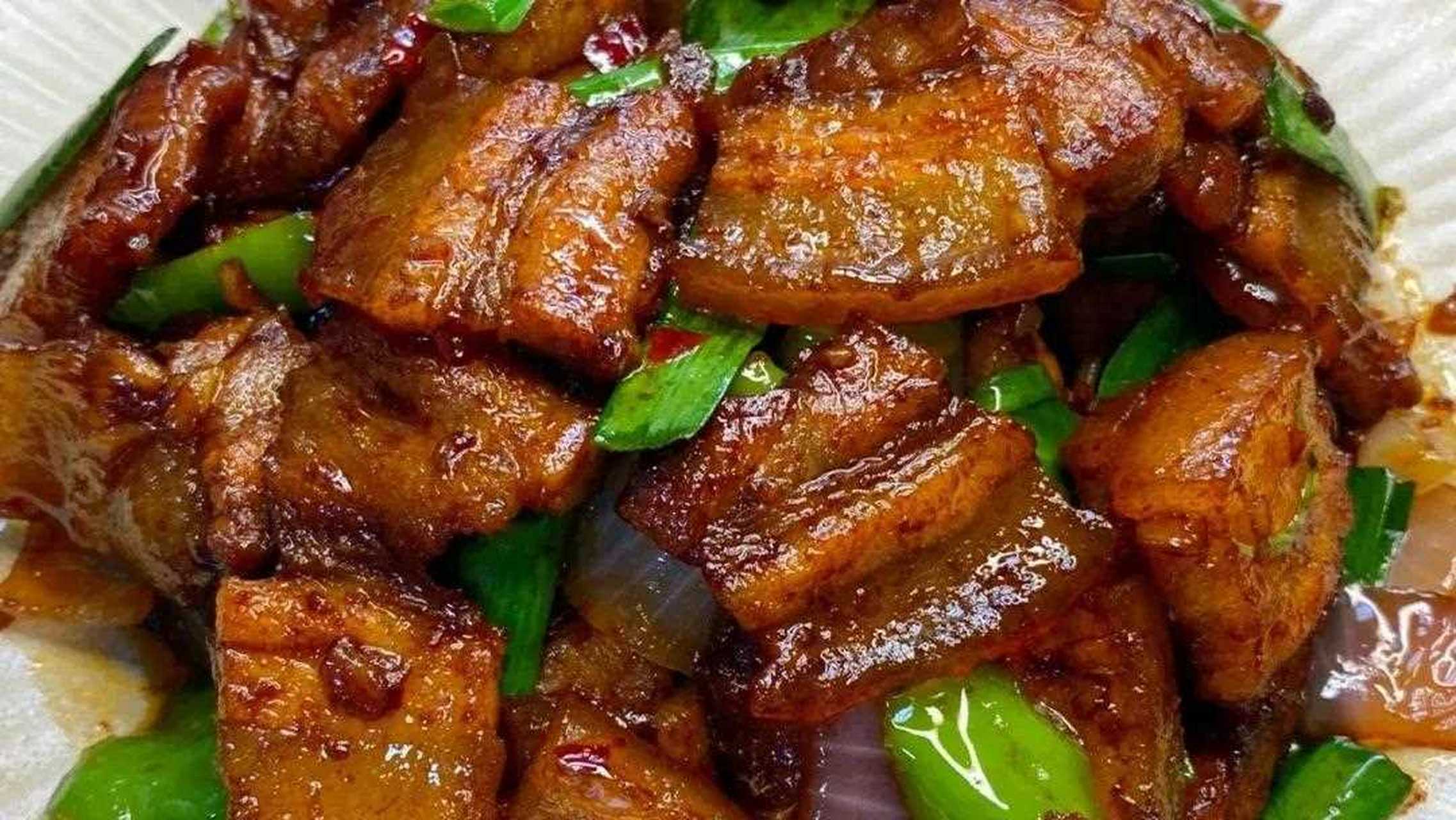 四川正宗回锅肉的做法,肥而不腻,酱香浓郁,越吃越香就是太费米饭了